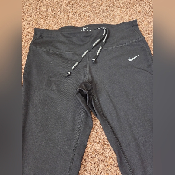 Nike Dri-fit High Waisted Black and Pink Leggings - Picture 4 of 11